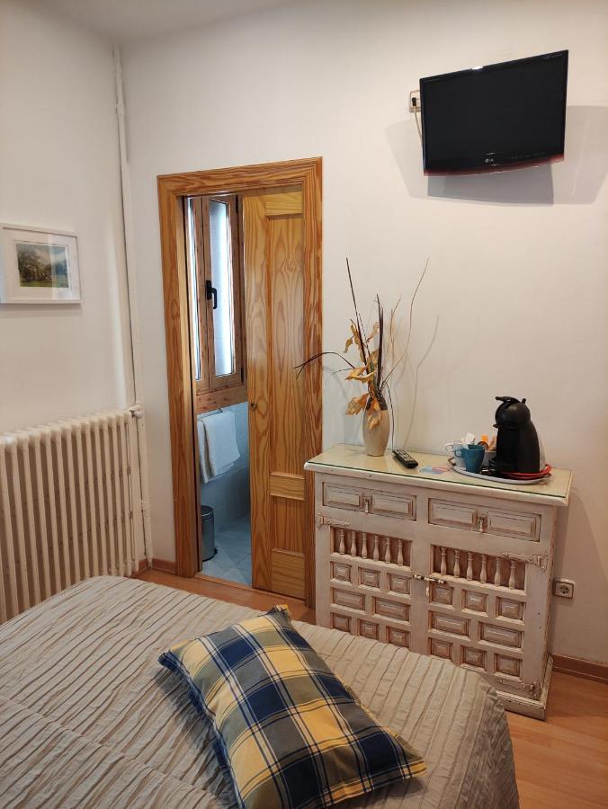 Hostal Escartin Sabiñánigo Exteriör bild