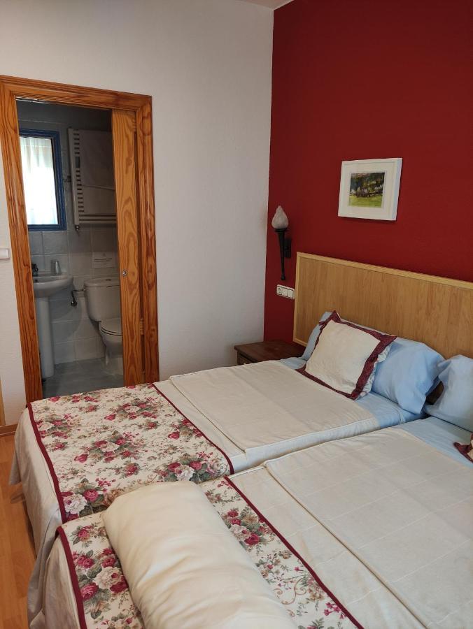 Hostal Escartin Sabiñánigo Exteriör bild